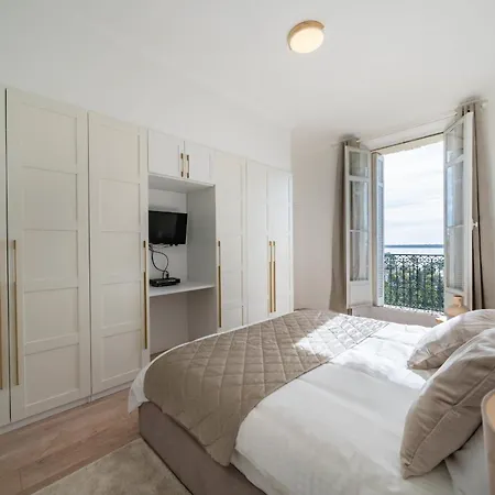 Apartment Sublime Fully Renovated One Bedroom With Sea View